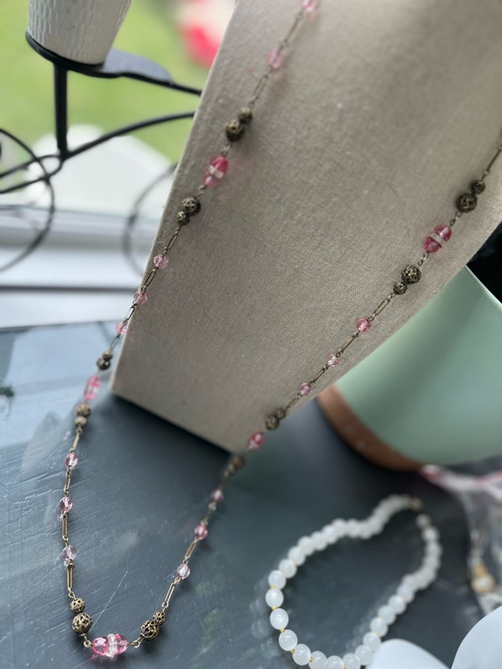 Vintage 1950s iconic necklace with pink crystals hidden closure